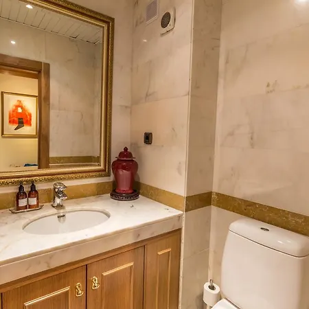 Luxury & Wide Av. Da Republica * Lisbon
